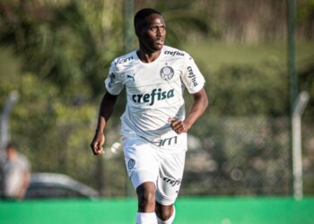 Manaus FC anuncia Denzel Washington para reforçar lateral direita em 2025