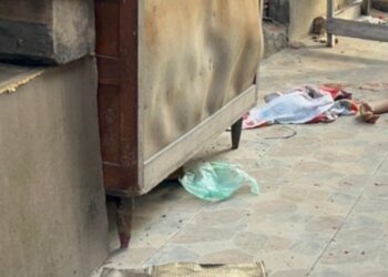 Homem em situação de rua é morto a tiros no bairro Parque 10, em Manaus
