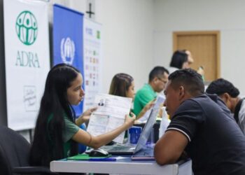 Governo do Amazonas garante atendimento a migrantes, refugiados e apátridas no PAC Compensa, zona oeste de Manaus