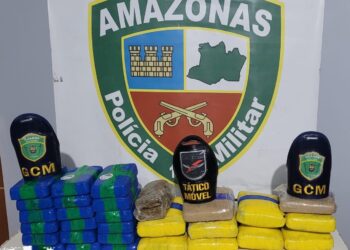 Mais de 30 kg de drogas são apreendidas em embarcação no porto de Jutaí, no Amazonas