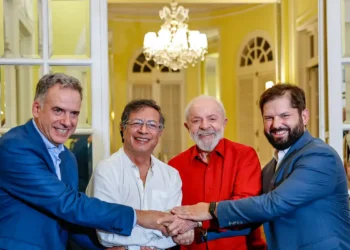 Lula diz que Zelensky foi humilhado por Trump: ‘cena grotesca’