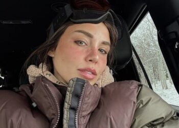 Influencer revela perseguição e bloqueia “150 perfis” da stalker