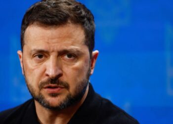 Zelensky acusa Rússia de tentar “complicar e arrastar” negociações de paz