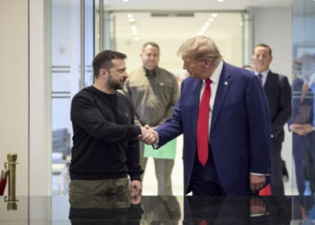 Após telefonema para Zelensky, Trump diz: “Estamos no caminho certo”