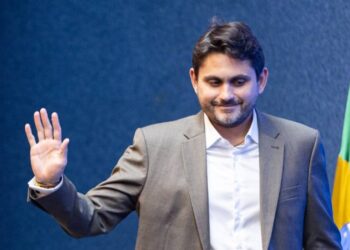 Após denúncia da PGR, governo publica exoneração do Ministro das Comunicações, Juscelino Filho