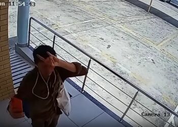 VÍDEO: Homem é preso após invadir sinagoga e colar mensagens nazistas em Manaus
