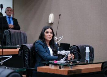 Projeto de Lei da deputada Mayra Dias busca garantir a saúde mental dos policiais no Amazonas