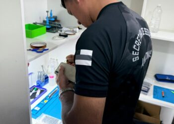 Suspeito de desbloquear celulares roubados é preso em Manaus