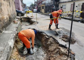 Prefeitura remove mais de 10 toneladas de resíduos em desobstrução de rede de drenagem no bairro Betânia