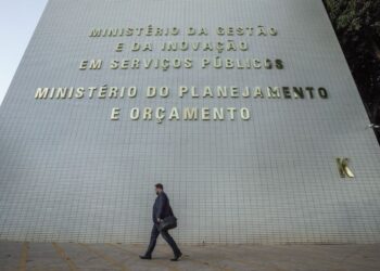 Governo Lula deverá fazer nesta semana o 1º corte de 2025 no Orçamento