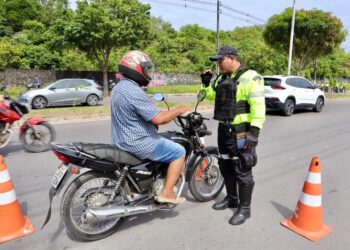 Prefeitura de Manaus realiza operação ‘Cavalo de Aço’ e reforça fiscalização de motociclistas na capital