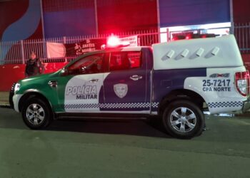 Homem é morto a tiros em frente à esposa e filho no Tarumã