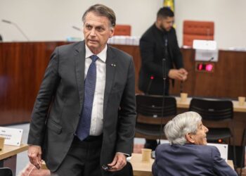 ‘Pingado’ que somou R$ 18 milhões ajudou Eduardo Bolsonaro
