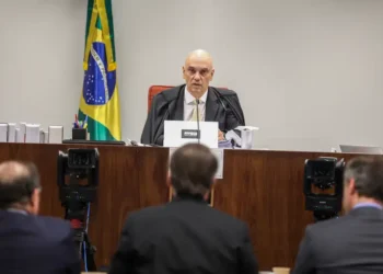 Bolsonaro ‘convida’ Moraes para ser vice em 2026