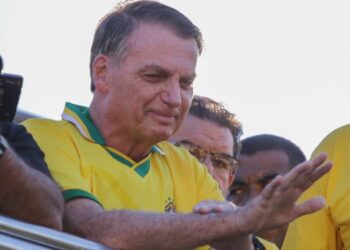 Moraes marca interrogatórios de Bolsonaro e réus em ação no STF