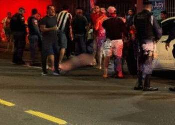 Jogo de futebol termina com homem baleado em Manaus