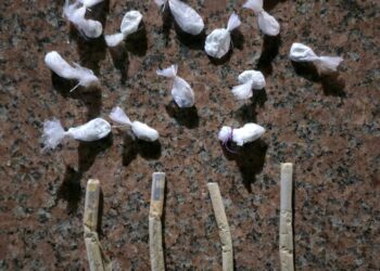 PM prende dupla por tráfico de drogas em Parintins
