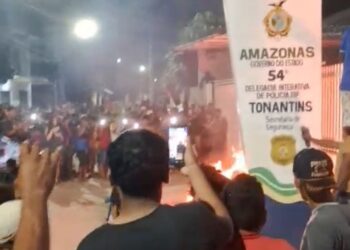 Polícia vai responsabilizar envolvidos na morte de homem em frente à delegacia no AM