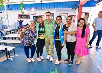 Prefeito David Almeida realiza visita à creche municipal Dalila Bentes Duarte e reforça compromisso com a qualidade da educação infantil
