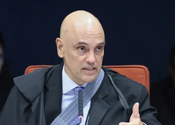 Defesas de Bolsonaro e aliados entregam alegações finais hoje