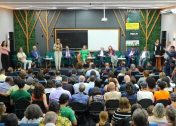 Fapeam participa de encontro entre a comunidade científica da Amazônia e a presidência da COP30
