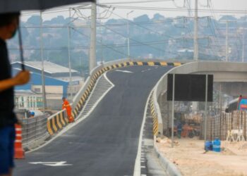 Viaduto Rei Pelé volta a ser alvo de vandalismo e furtos em Manaus