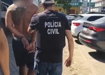 Homem é preso por atear fogo na casa da irmã grávida em Manaus