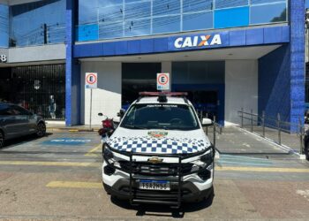 Casal é preso ao tentar roubar benefício de idosa em Manaus