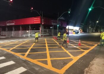 Prefeitura revitaliza sinalização viária e garante mais segurança a pedestres em Manaus
