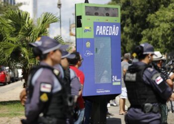 Câmeras de reconhecimento facial identificam foragidos no Centro de Manaus