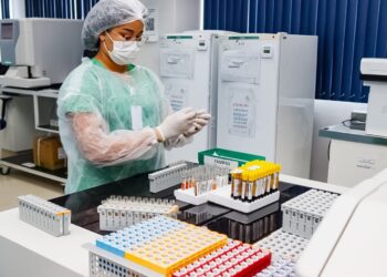 Hospital Delphina Aziz bate recorde, com a realização de mais de 2,1 milhões de exames laboratoriais, em um ano