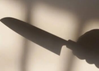 Mulher reage a agressões e esfaqueia marido em Manaus