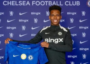 Estêvão é anunciado oficialmente pelo Chelsea