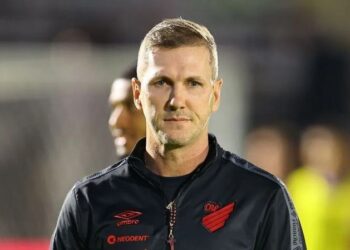 Paulo Turra é anunciado como novo técnico do Vila Nova
