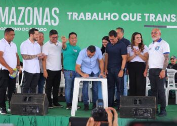Governador Wilson Lima assina ordem de serviço para reforma de hospital em Urucurituba e inaugura Telessaúde