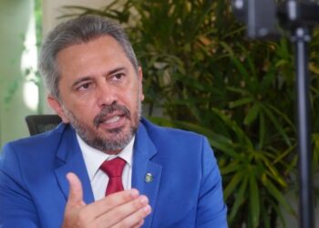 Governador do Ceará se pronuncia sobre morte de 2 alunos em escola