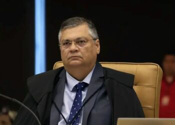Após ameaças, Dino pede investigação à PF