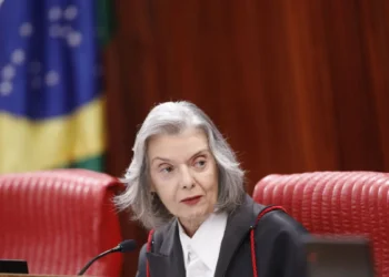 Voto de Cármen Lúcia pode formar maioria para condenar Bolsonaro