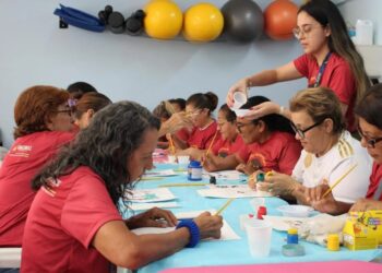 Ceci promove oficina de Arteterapia para idosos no bairro Aparecida