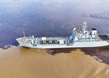 Navio da Esquadra da Marinha do Brasil será aberto para visitação pública em Manaus neste sábado e domingo