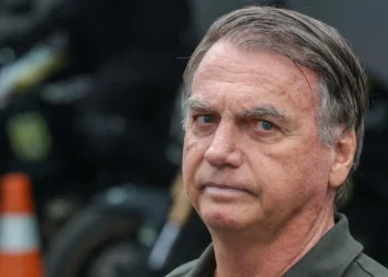Moraes autoriza Bolsonaro a comemorar aniversário da filha em casa