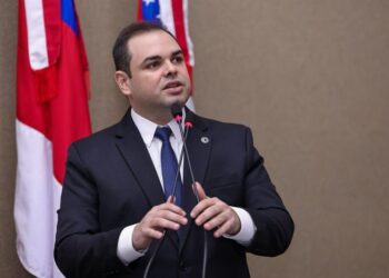 Presidente Roberto Cidade apresenta PL que protege consumidores negativados na contratação de planos de saúde