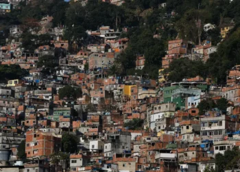 Mais de 20 criminosos do Amazonas estão escondidos em favelas do Rio de Janeiro