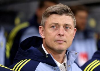 Suécia demite técnico pela 1ª vez na história após derrota para Kosovo