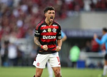 Flamengo encaminha renovação com Arrascaeta por mais dois anos; saiba mais