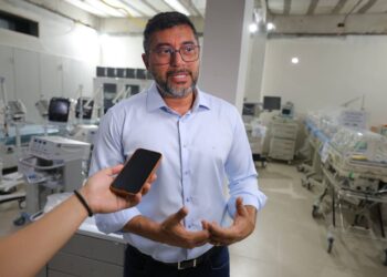 Governador Wilson Lima vistoria equipamentos e obras no Complexo Hospitalar Sul