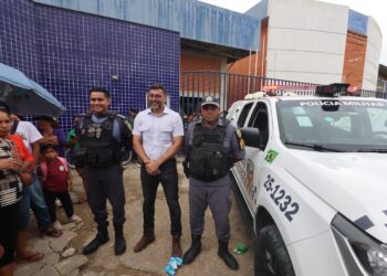 Governador Wilson Lima inicia entrega de novos cartões do Auxílio Estadual em municípios do Alto Solimões