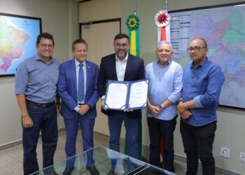 Governador Wilson Lima assina ordem de serviço das obras de recuperação viária em Pauini, por meio do Programa Asfalta Amazonas