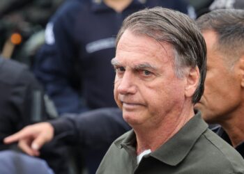 Ministros do STF votam a favor da manutenção da prisão de Bolsonaro
