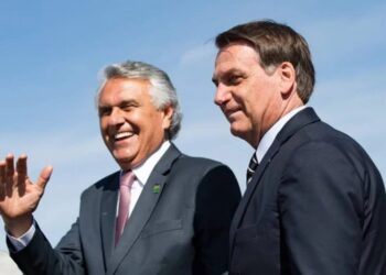 Bolsonaro pede autorização ao STF para receber a visita de Caiado